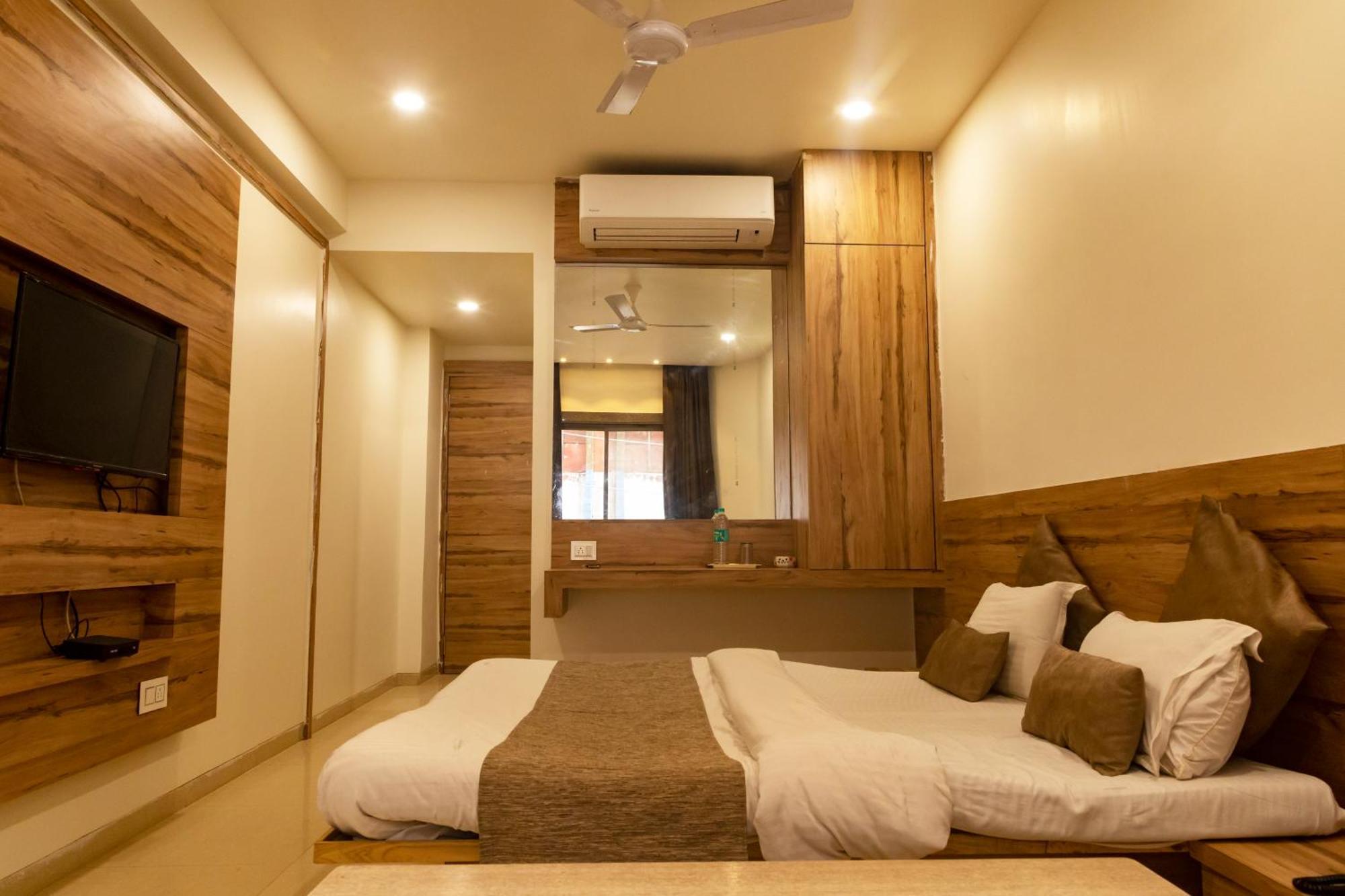 Adarsh Palace Hotel Bhopal Exterior foto