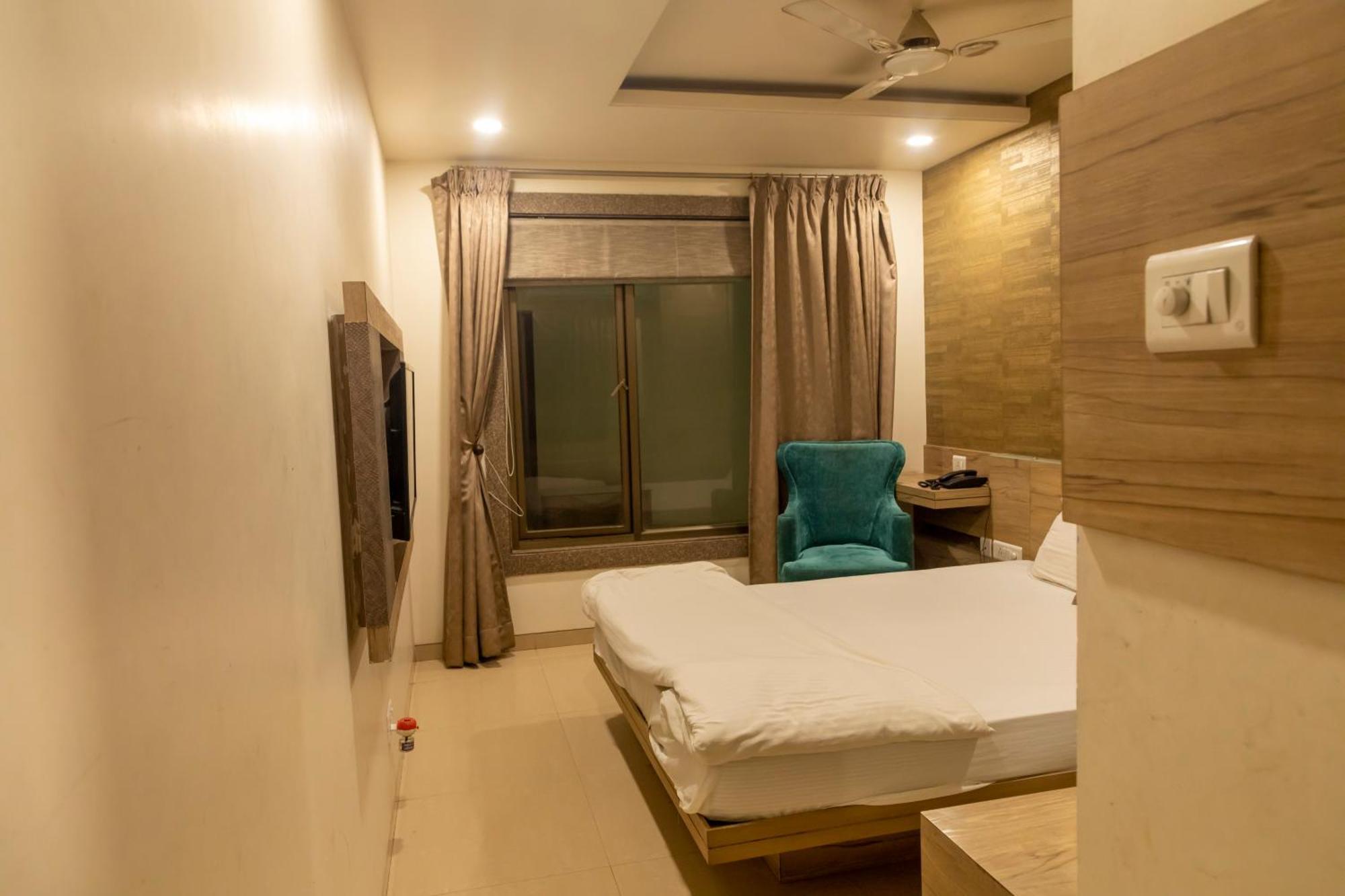 Adarsh Palace Hotel Bhopal Exterior foto