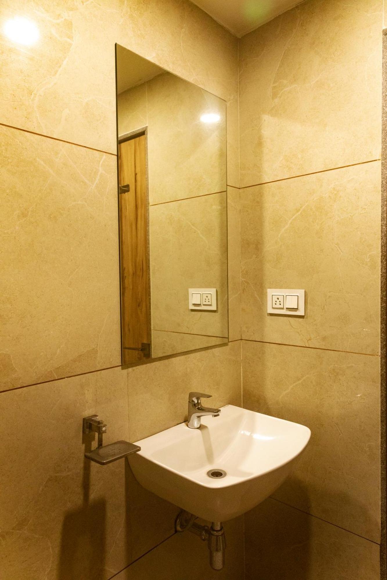 Adarsh Palace Hotel Bhopal Exterior foto